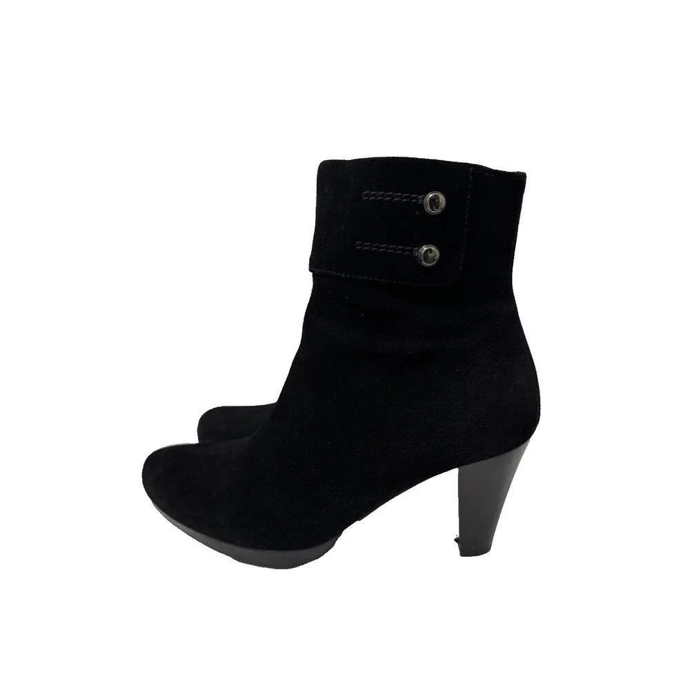 La Canadienne Women’s Suede Ankle Booties Sz 7.5 Made in Canada